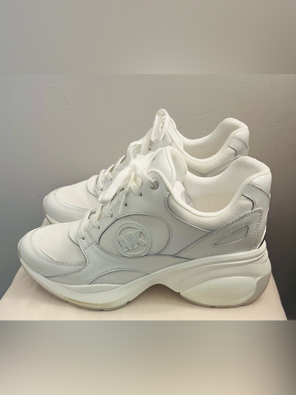 MICHAEL KORS Women's Optic White Zuma and Mesh Trainer Sneakers. Size: 10 (M)